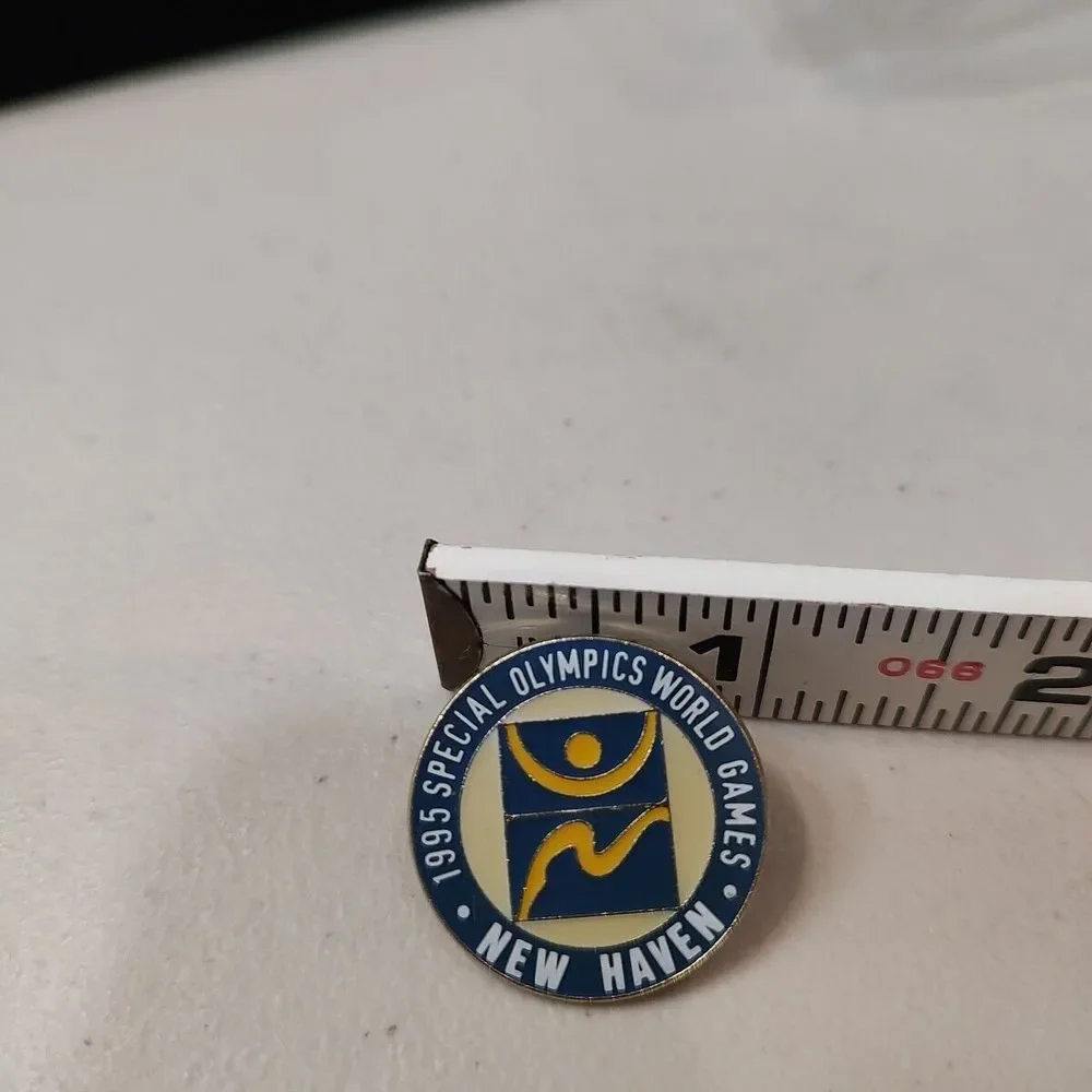1995 Special Olympics World Games‎ New Haven Souvenir Lapel Tack Pin